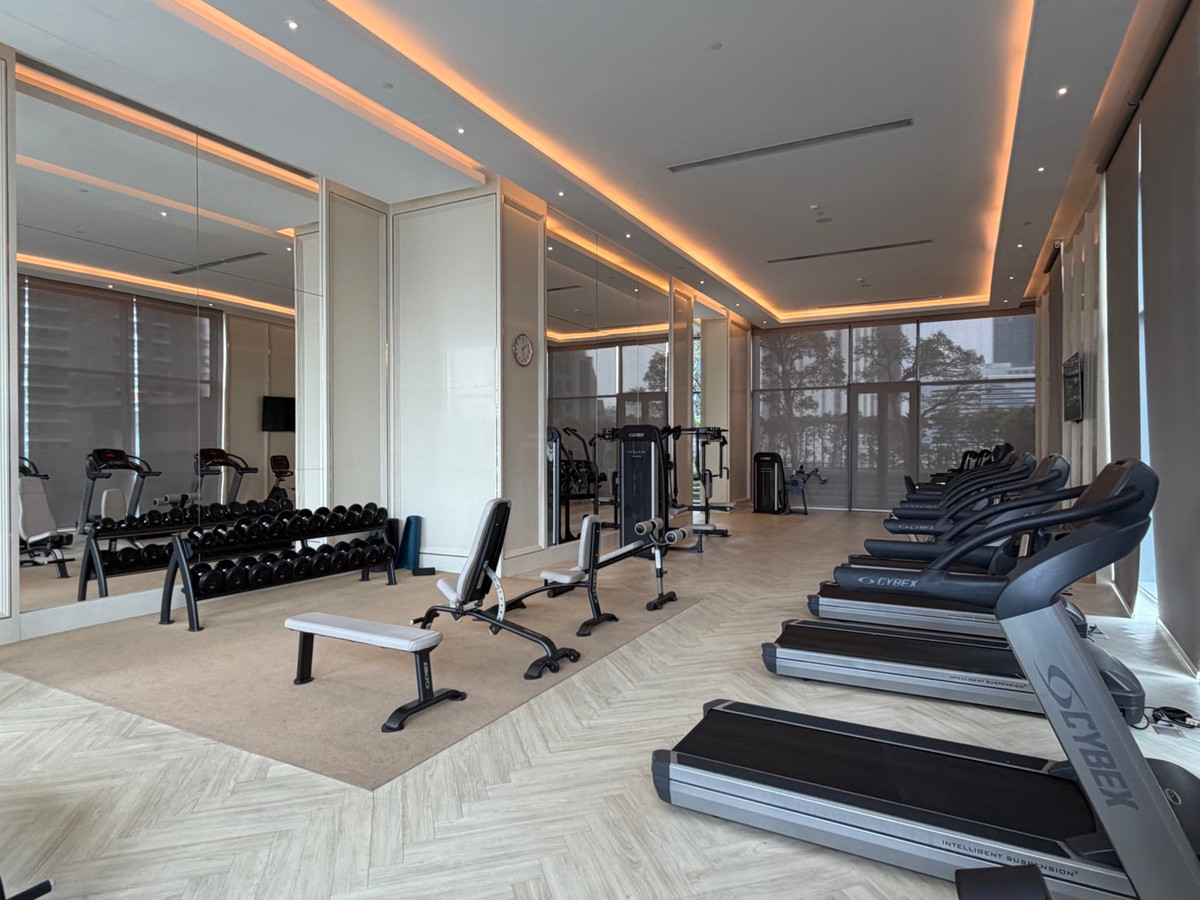 For RentCondoNana, North Nana,Sukhumvit13, Soi Nana : Q1 Sukhumvit, luxury condo, 3 bedrooms, 147.5 sq m, next to BTS Nana, new room.