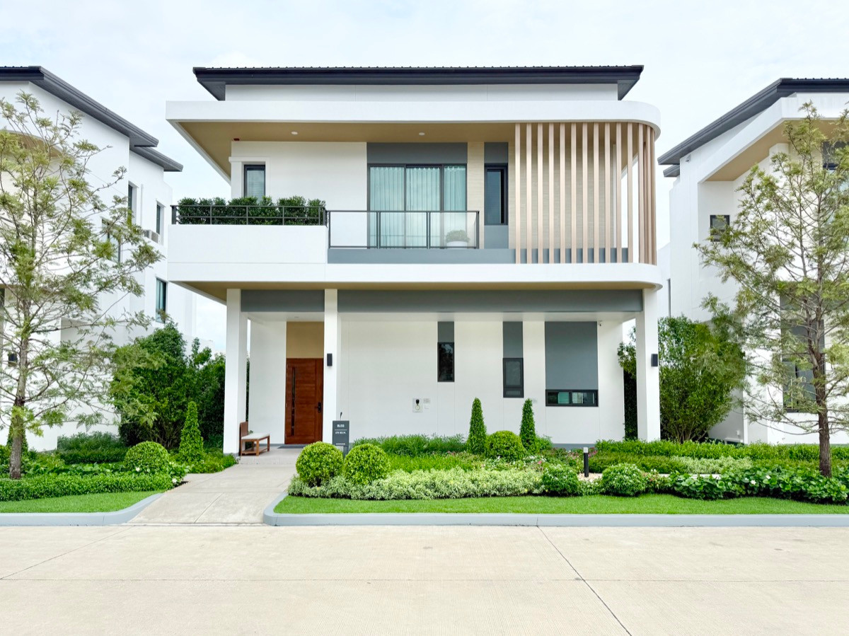 For SaleHouseLadkrabang, Suwannaphum Airport : 🚀 Baan Ninya Krungthep Kreetha - 3-storey detached house (M) 237 sq m. 5 bedrooms, 5 bathrooms, 3 parking spaces 092-545-6151 (Tim)