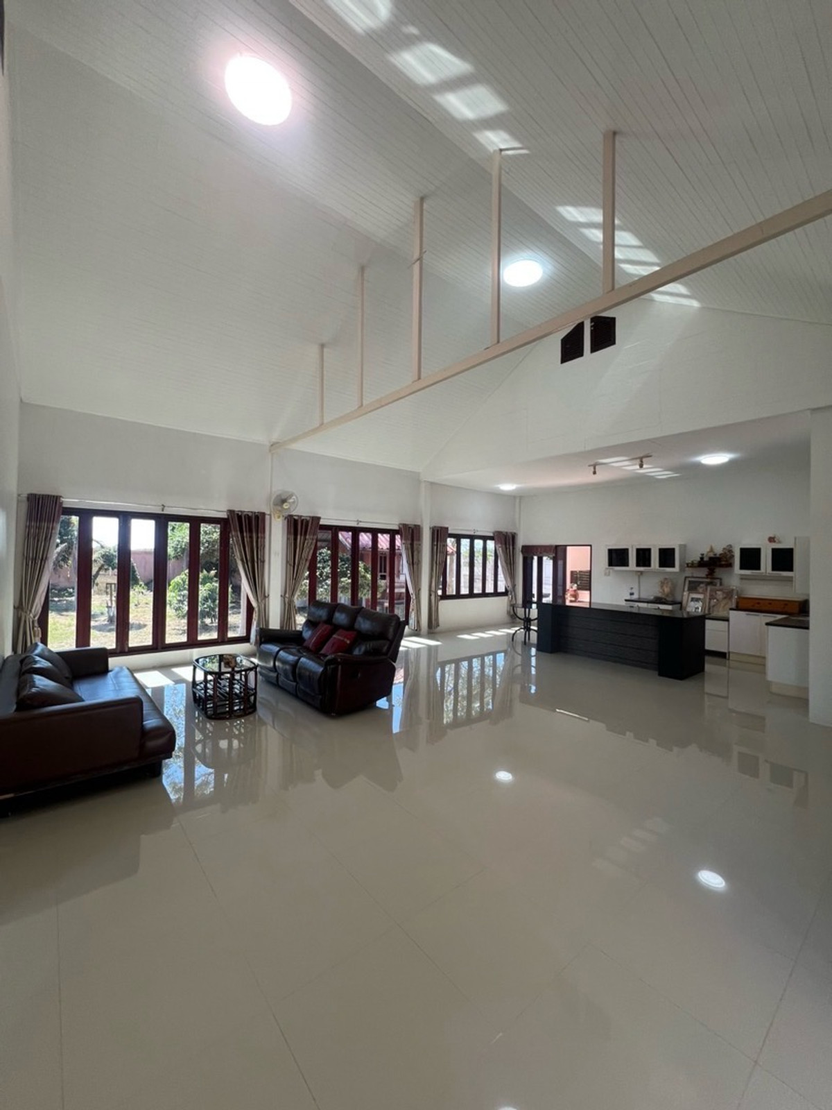 For SaleHouseChachoengsao : For sale📍House for the body and mind  House next to the waterfront With land near Bangkok, just over 1 hour.