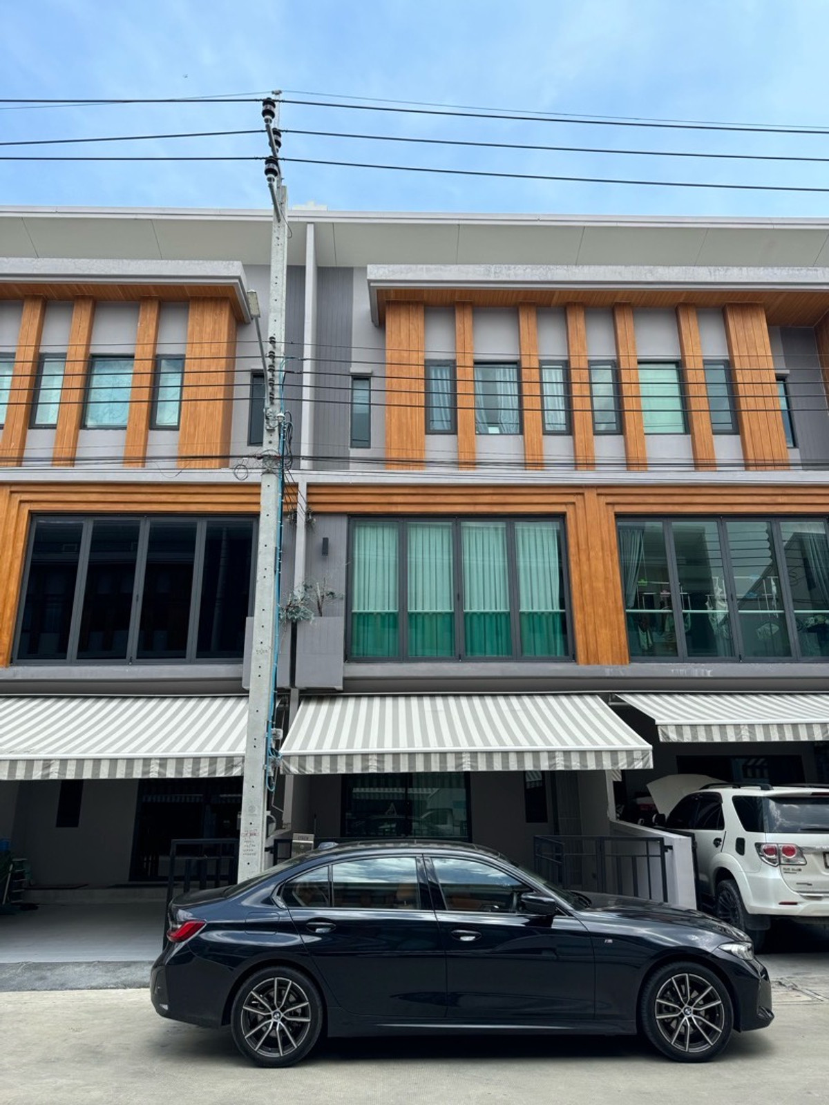 TownhomePattanakan, Srinakarin : For sale/rent premium townhome Igent Phatthanakan