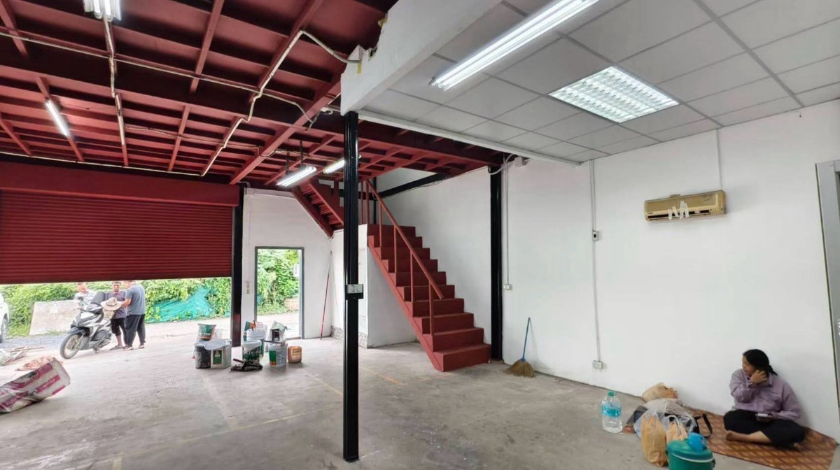 ให้เช่าโกดังลาดกระบัง สุวรรณภูมิ : ให้เช่าโกดัง ซอยลาดกระบัง42 ซอยในสุด เป็นส่วนตัว ที่จอดรถเยอะ