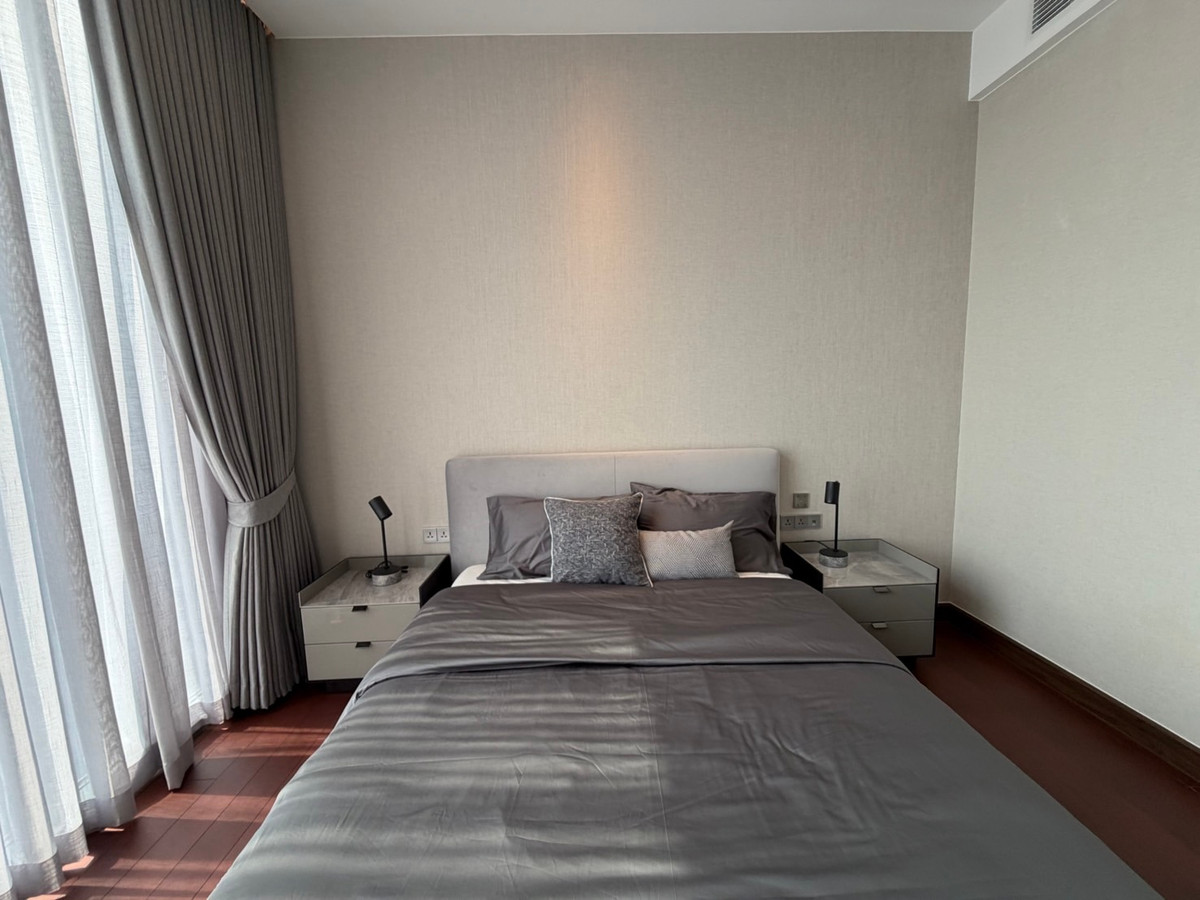 For RentCondoNana, North Nana,Sukhumvit13, Soi Nana : Q1 Sukhumvit, luxury condo, 3 bedrooms, 147.5 sq m, next to BTS Nana, new room.