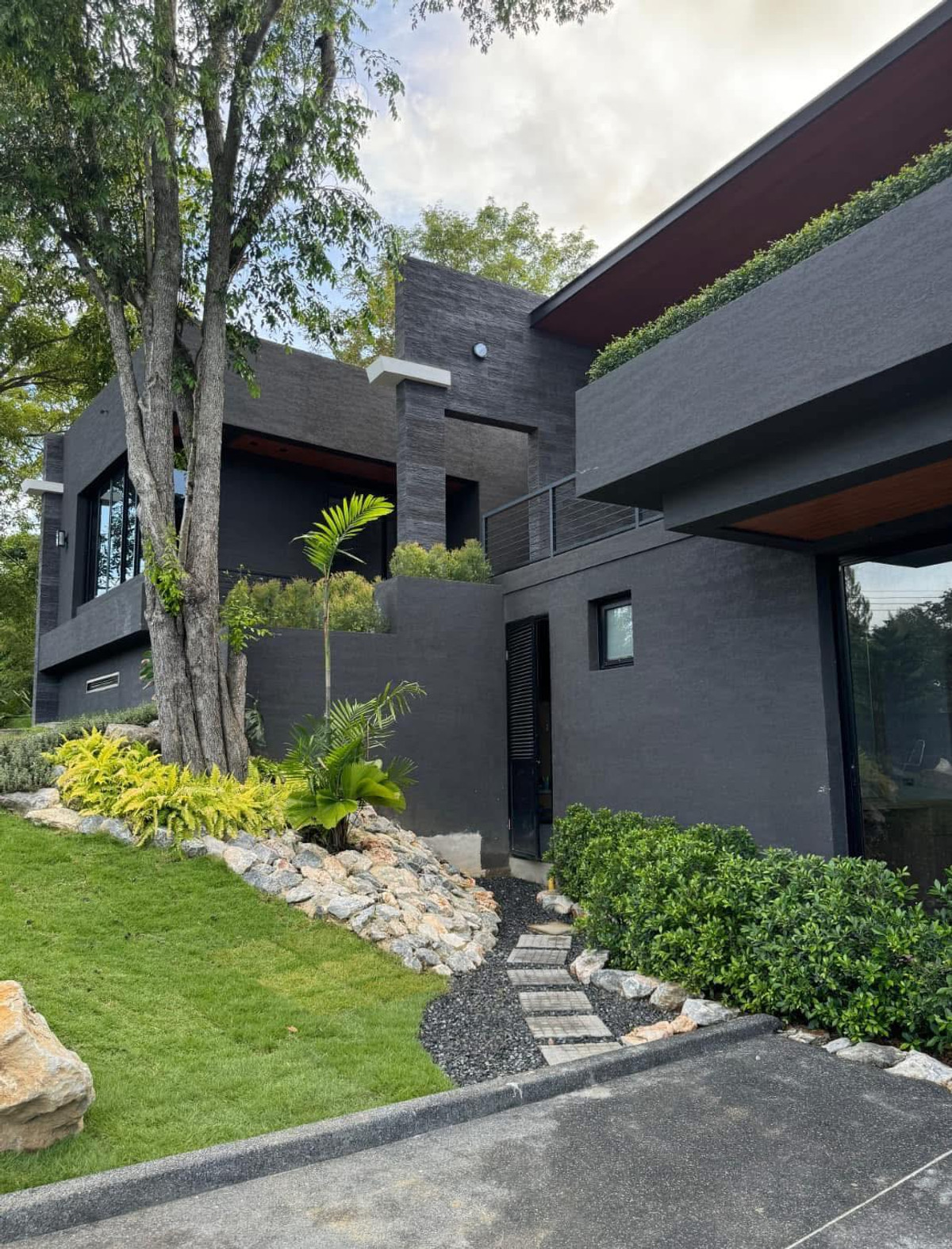 For SaleHousePak Chong KhaoYai : 🍃Private Pool Villa for sale in Khao Yai, large area 338 sq m, 6 bedrooms, built-in furniture.  With private swimming pool The atmosphere is shady and quiet.