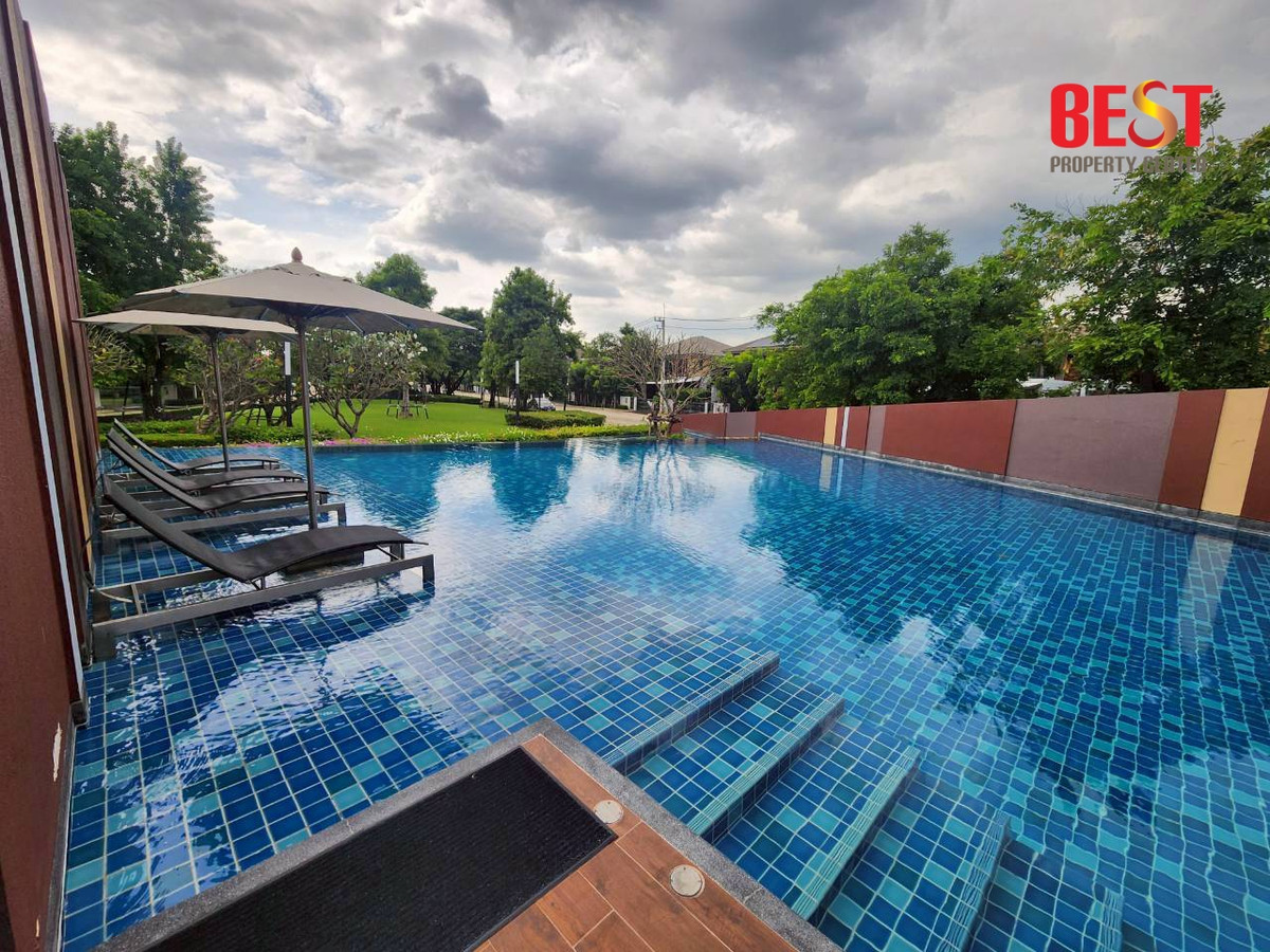 For SaleHousePathum Thani,Rangsit, Thammasat : Single House for Sale – Burasiri Rangsit–Pathum Thani Good condition | Convenient location | Selling at cost Lightly lived in — owner selling due to relocation to another province   For viewing, please contact Khun Ning at 089-226-2428