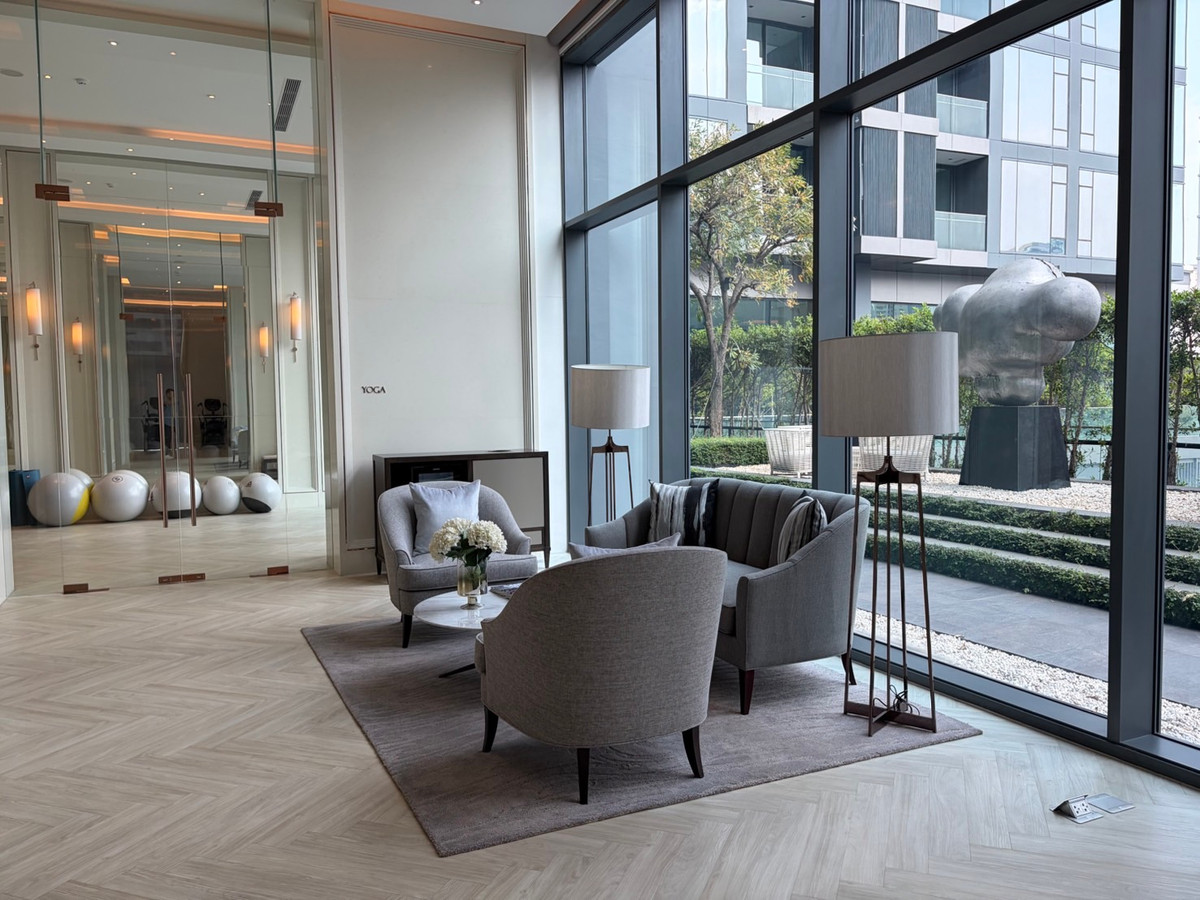 For RentCondoNana, North Nana,Sukhumvit13, Soi Nana : Q1 Sukhumvit, luxury condo, 3 bedrooms, 147.5 sq m, next to BTS Nana, new room.