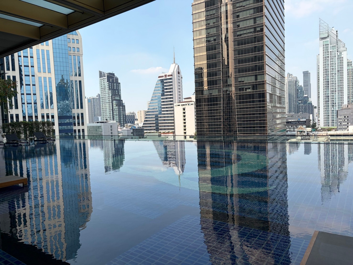 For RentCondoNana, North Nana,Sukhumvit13, Soi Nana : Q1 Sukhumvit, luxury condo, 3 bedrooms, 147.5 sq m, next to BTS Nana, new room.