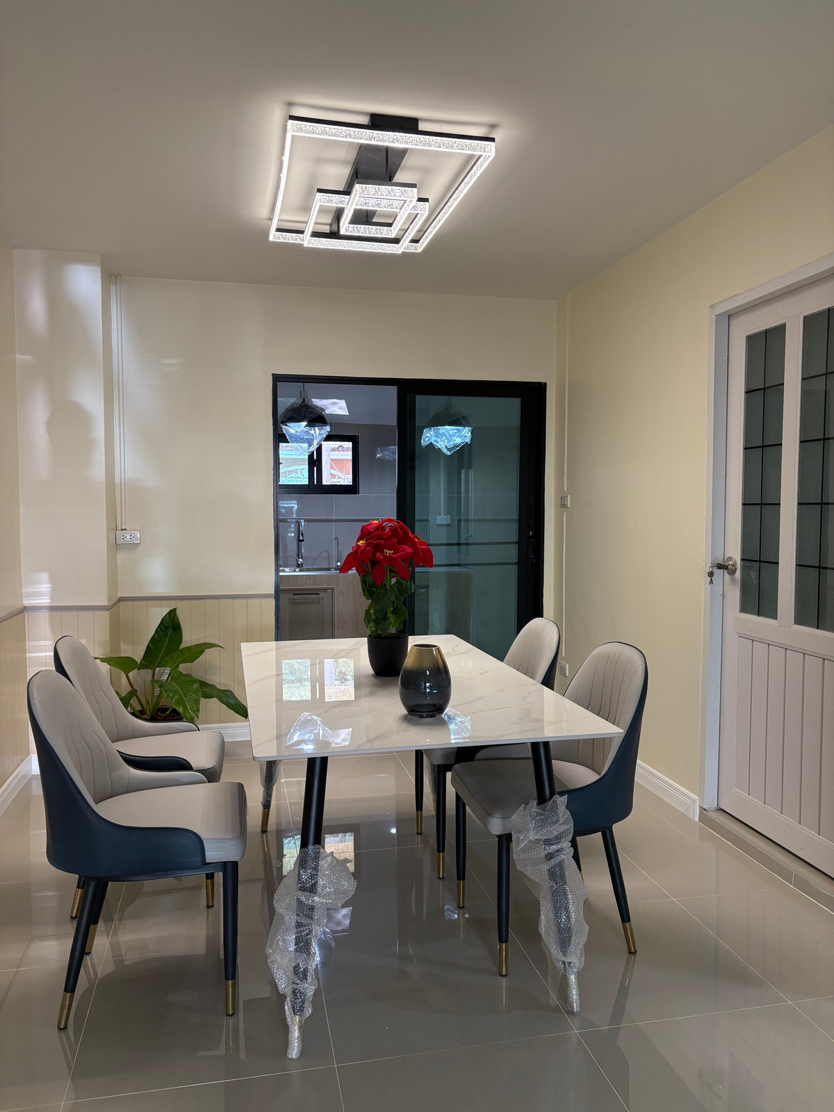 ขายทาวน์โฮมนวมินทร์ รามอินทรา : หมู่บ้านลีลาวดี พหลโยธิน 54/1 (สายไหม)