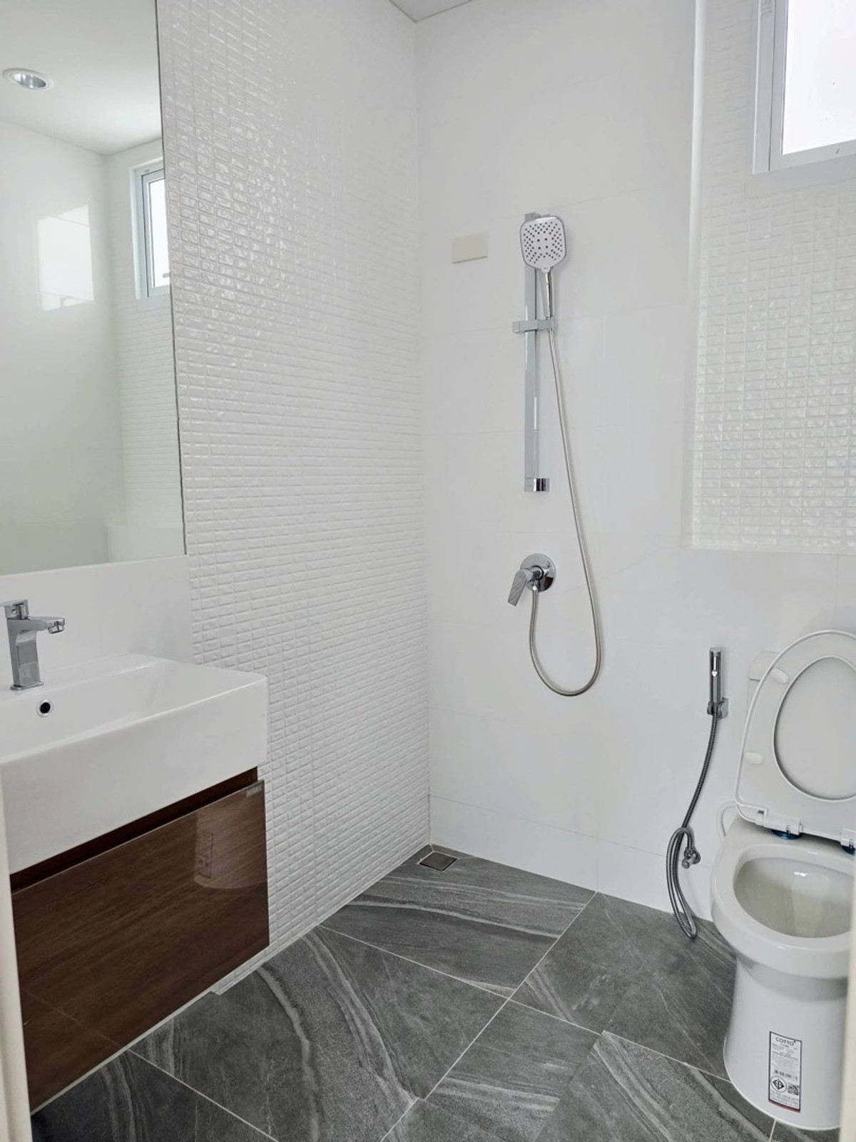 ขายเกษตร นวมินทร์ ลาดปลาเค้า : ขายบ้านเดี่ยว 3 ชั้น ใกล้ทางด่วนเอกมัย–รามอินทรา เหมาะอยู่อาศัยครอบครัวหรือปล่อยเช่าระยะยาว