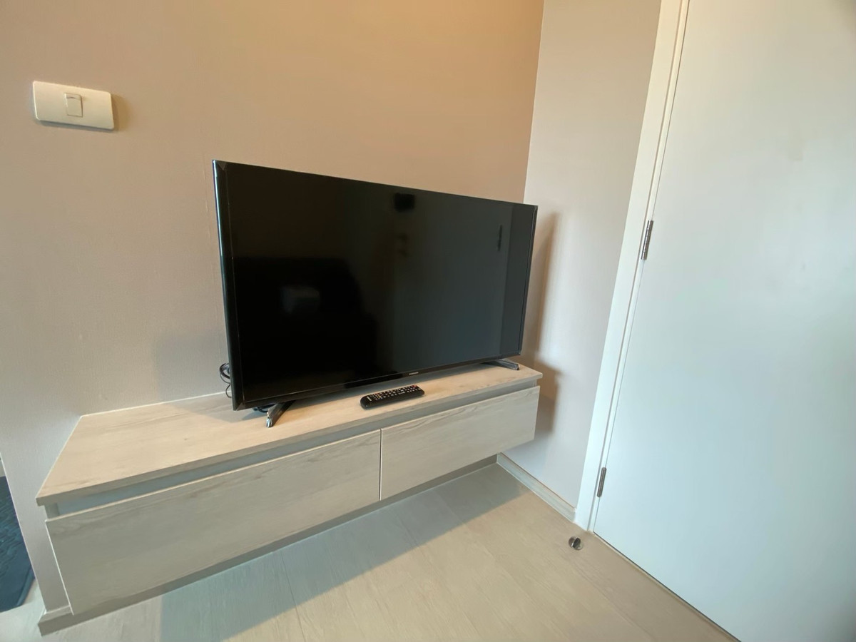 For RentCondoSamut Prakan,Samrong : For rent 📍 Aspire Erawan 📍 Fully furnished with appliances. Near BTS Erawan.