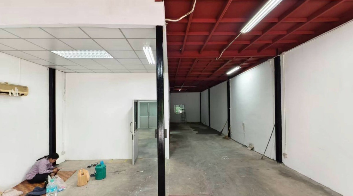 ให้เช่าโกดังลาดกระบัง สุวรรณภูมิ : ให้เช่าโกดัง ซอยลาดกระบัง42 ซอยในสุด เป็นส่วนตัว ที่จอดรถเยอะ