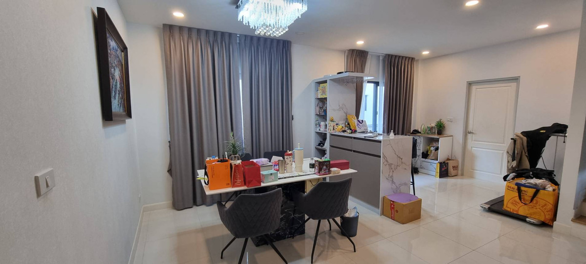 ขายบ้านพระราม 5 ราชพฤกษ์ บางกรวย : บ้านเดี่ยว เซนโทร ราชพฤกษ์ - สวนผัก 3 / 4 ห้องนอน (ขาย), Centro Ratchaphruek - Suanphak 3 / Detached House 4 Bedrooms (FOR SALE) AOM029