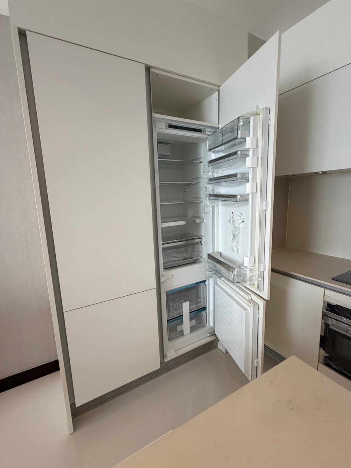 For RentCondoNana, North Nana,Sukhumvit13, Soi Nana : Q1 Sukhumvit, luxury condo, 3 bedrooms, 147.5 sq m, next to BTS Nana, new room.