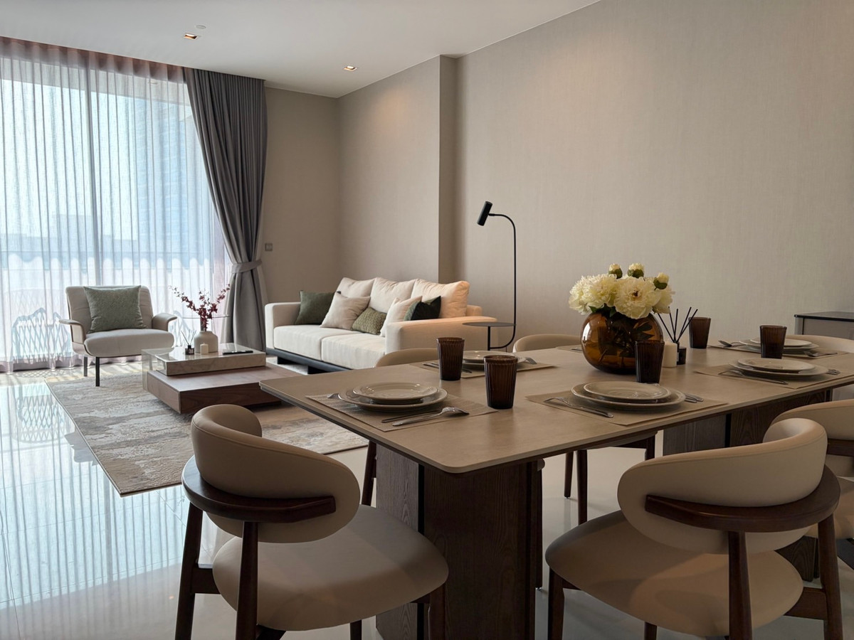 For RentCondoNana, North Nana,Sukhumvit13, Soi Nana : Q1 Sukhumvit, luxury condo, 3 bedrooms, 147.5 sq m, next to BTS Nana, new room.