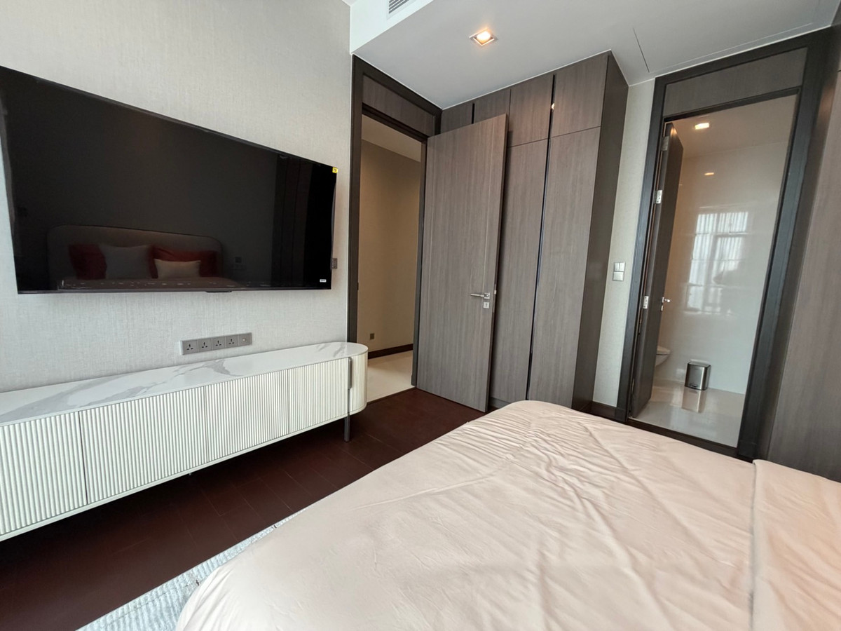 For RentCondoNana, North Nana,Sukhumvit13, Soi Nana : Q1 Sukhumvit, luxury condo, 3 bedrooms, 147.5 sq m, next to BTS Nana, new room.