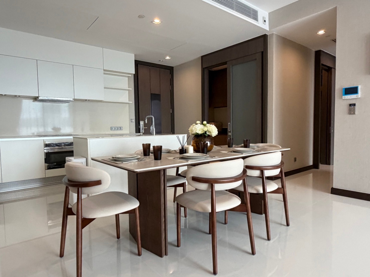 For RentCondoNana, North Nana,Sukhumvit13, Soi Nana : Q1 Sukhumvit, luxury condo, 3 bedrooms, 147.5 sq m, next to BTS Nana, new room.