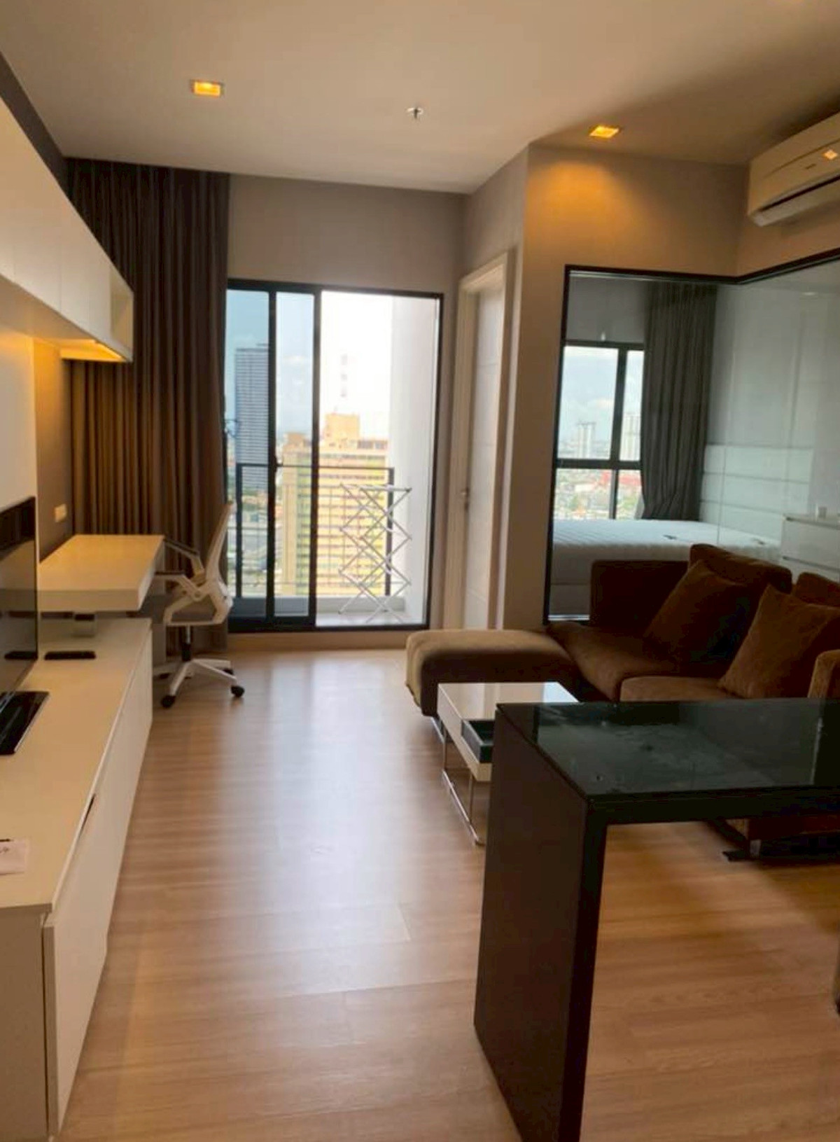 For RentCondoWongwianyai, Charoennakor : ✨ For Rent: Urbano Absolute Sathon–Taksin ✨ 🏙️ Rare unit💰 Only 19,000 THB/month📍 Close to ICONSIAM