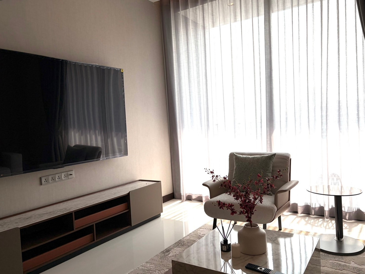 For RentCondoNana, North Nana,Sukhumvit13, Soi Nana : Q1 Sukhumvit, luxury condo, 3 bedrooms, 147.5 sq m, next to BTS Nana, new room.