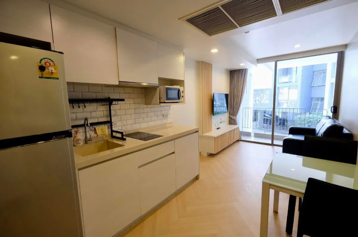For RentCondoSukhumvit, Asoke, Thonglor : Downtown 49 35 sq.m. Please add LINE ID @806qphgn o8415o5483 