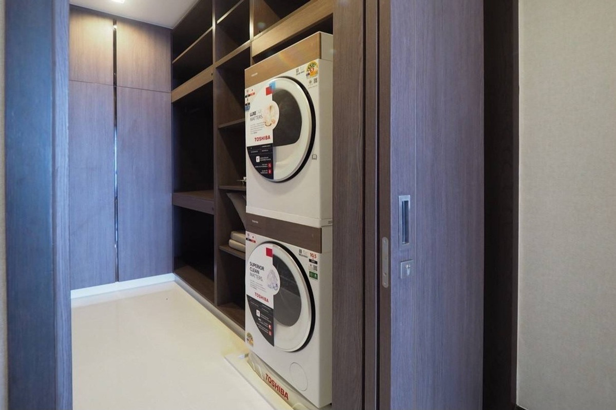 For RentCondoNana, North Nana,Sukhumvit13, Soi Nana : 🔥 For Rent !! high floor 22++, rare item !! 🔥 Code C20251200075..........Q1 Sukhumvit, 3 bedroom, 3 bathroom, furnished, ready to move in📣📣