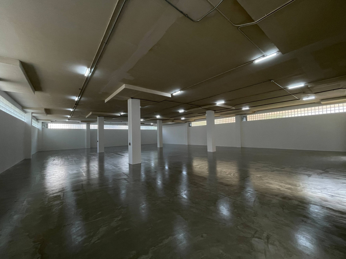 For RentOfficeRatchadapisek, Huaikwang, Suttisan : F&B Shop space for rent,  office space for rent  Olympia Thai Service, near MRT Ratchadaphisek, 1st floor, size 26.5 sq m, rent 13,250 Baht/month.