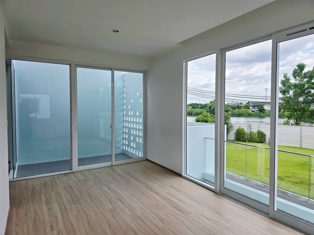 ขายเกษตร นวมินทร์ ลาดปลาเค้า : ขายบ้านเดี่ยว 3 ชั้น ใกล้ทางด่วนเอกมัย–รามอินทรา เหมาะอยู่อาศัยครอบครัวหรือปล่อยเช่าระยะยาว