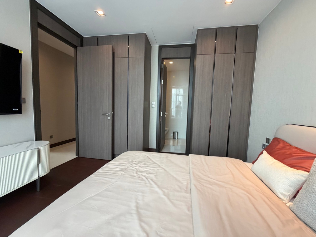 For RentCondoNana, North Nana,Sukhumvit13, Soi Nana : Q1 Sukhumvit, luxury condo, 3 bedrooms, 147.5 sq m, next to BTS Nana, new room.