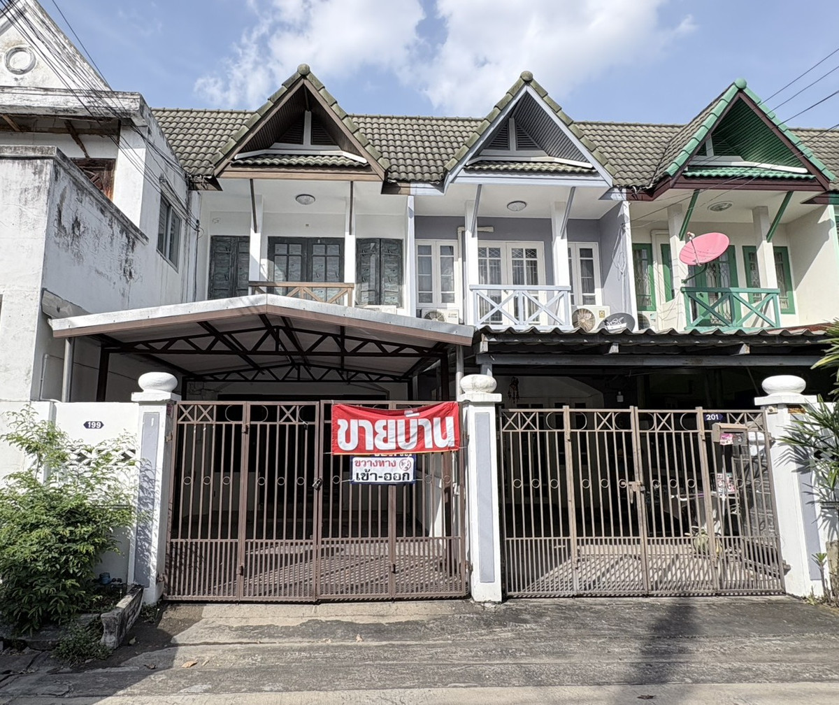 For SaleTownhomeRattanathibet, Sanambinna : 2-story townhouse for sale, The Emerald Park Village, Soi Rewadi 61, Tiwanon Road, near the Purple and Pink Lines.