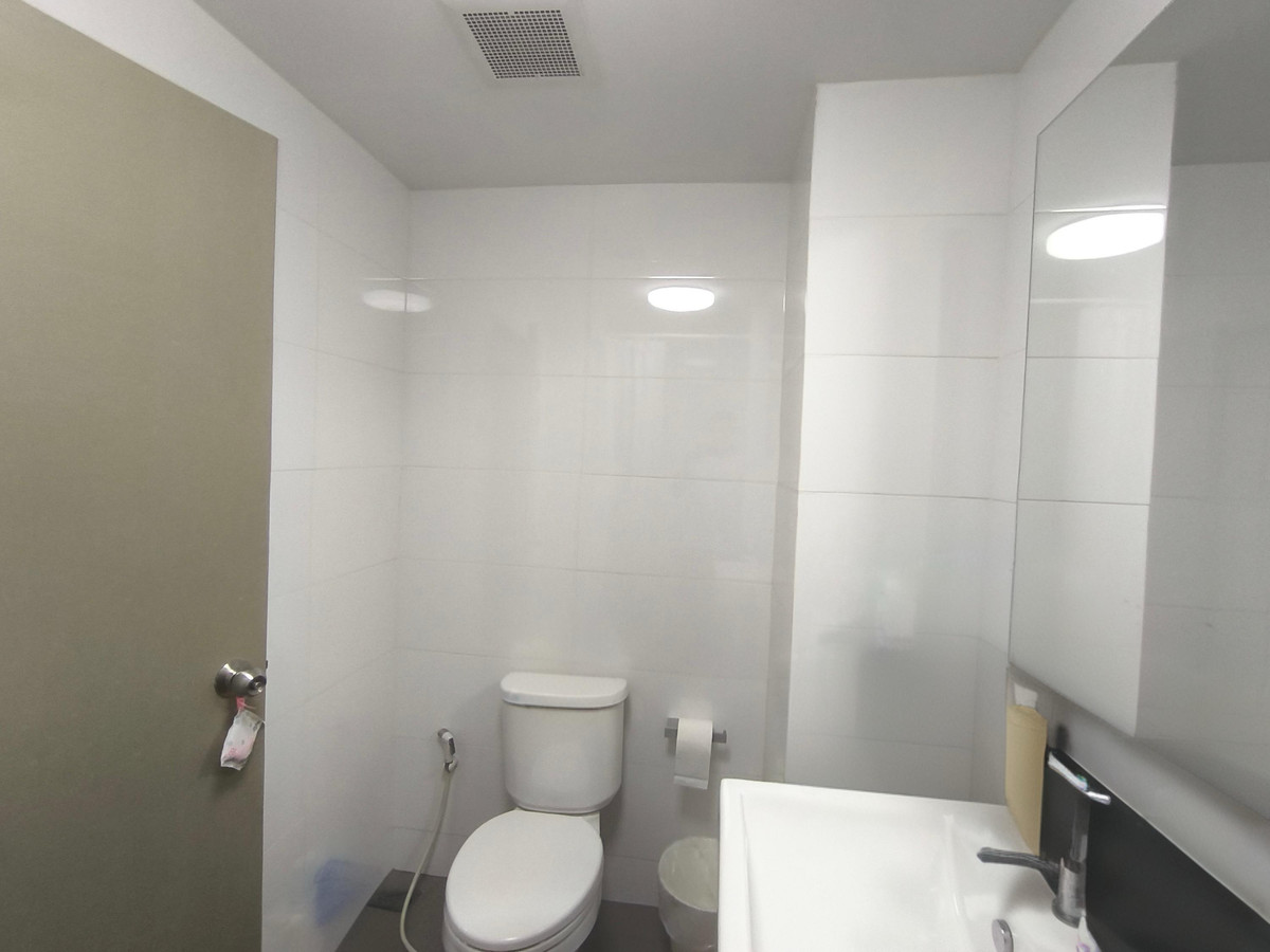 For SaleCondoLadprao, Central Ladprao : Chapter One Ladprao Soi 1 condo, good transport, near shopping center