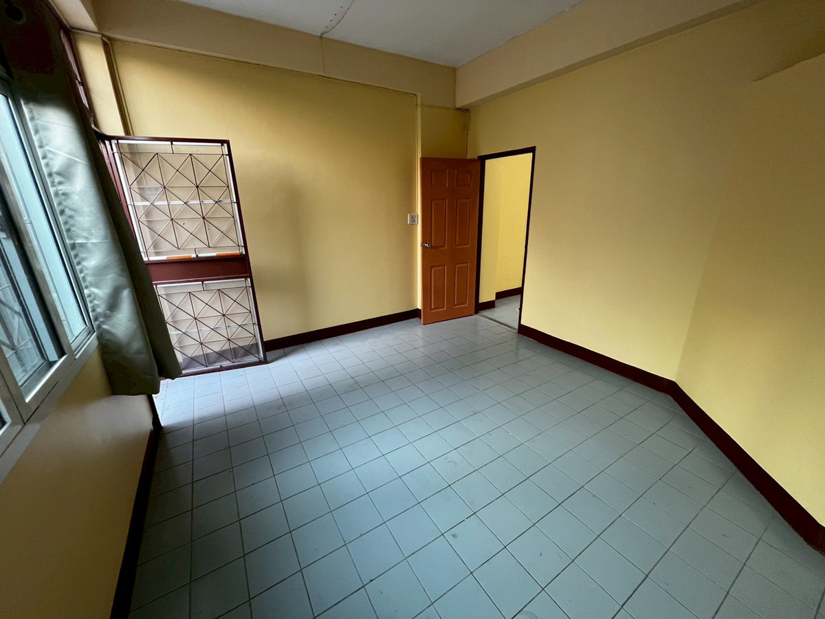 ให้เช่าทาวน์โฮมบางซื่อ วงศ์สว่าง เตาปูน : บ้านพร้อมที่ดินใหญ่ ติดตลาดบองมาร์เช่ 3ห้องนอน รีโนเวทใหม่