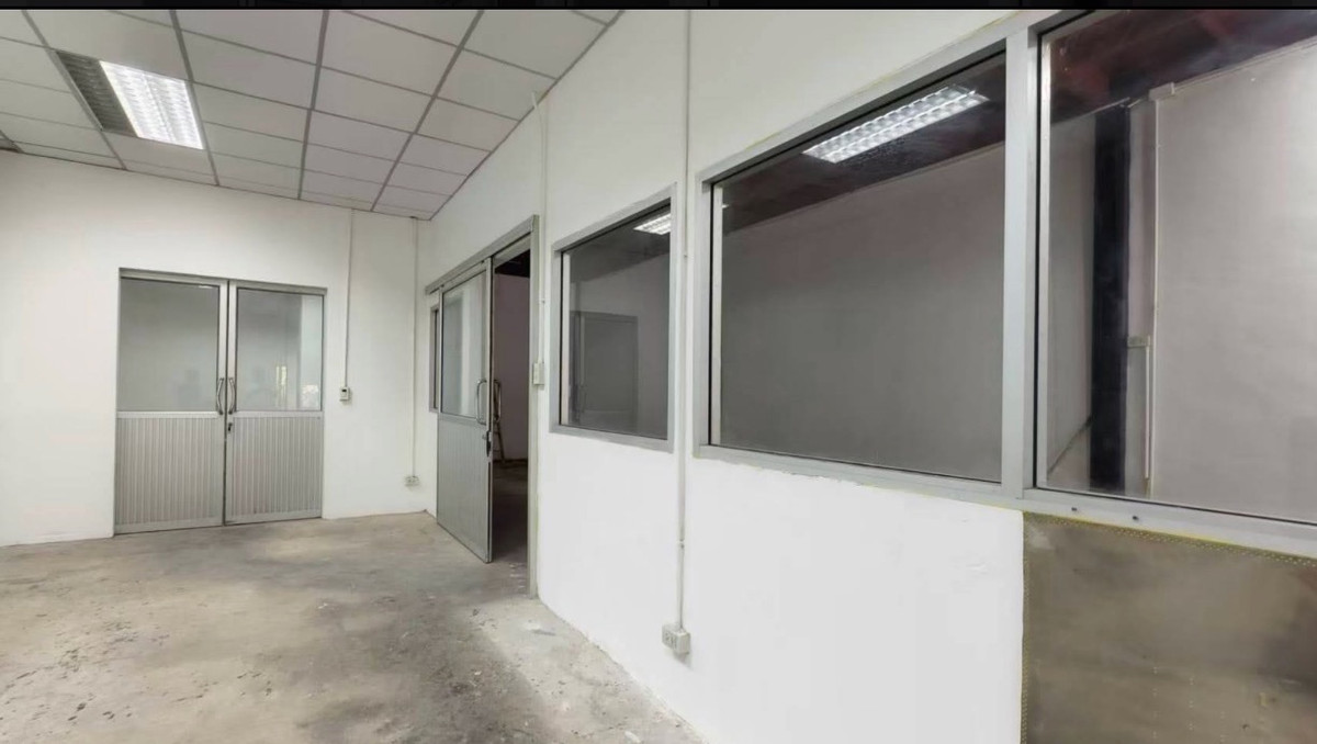 ให้เช่าโกดังลาดกระบัง สุวรรณภูมิ : ให้เช่าโกดัง ซอยลาดกระบัง42 ซอยในสุด เป็นส่วนตัว ที่จอดรถเยอะ