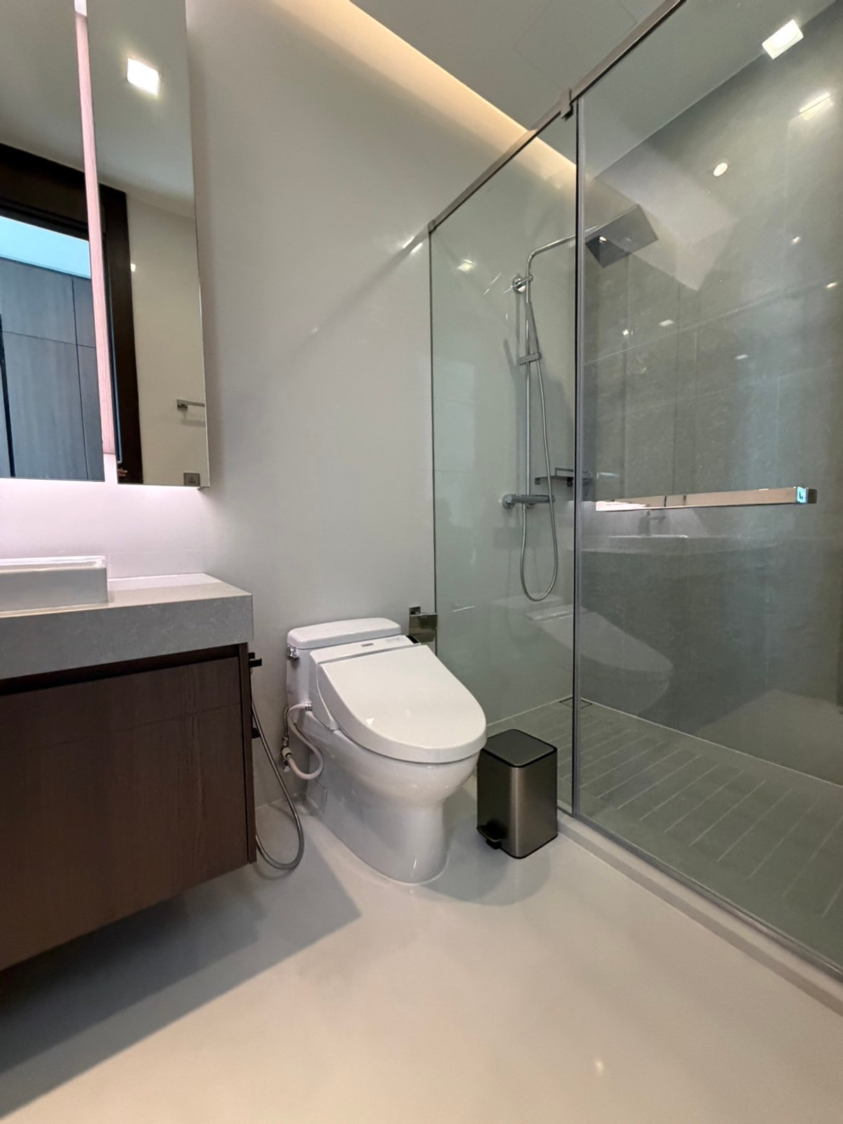 For RentCondoNana, North Nana,Sukhumvit13, Soi Nana : Q1 Sukhumvit, luxury condo, 3 bedrooms, 147.5 sq m, next to BTS Nana, new room.