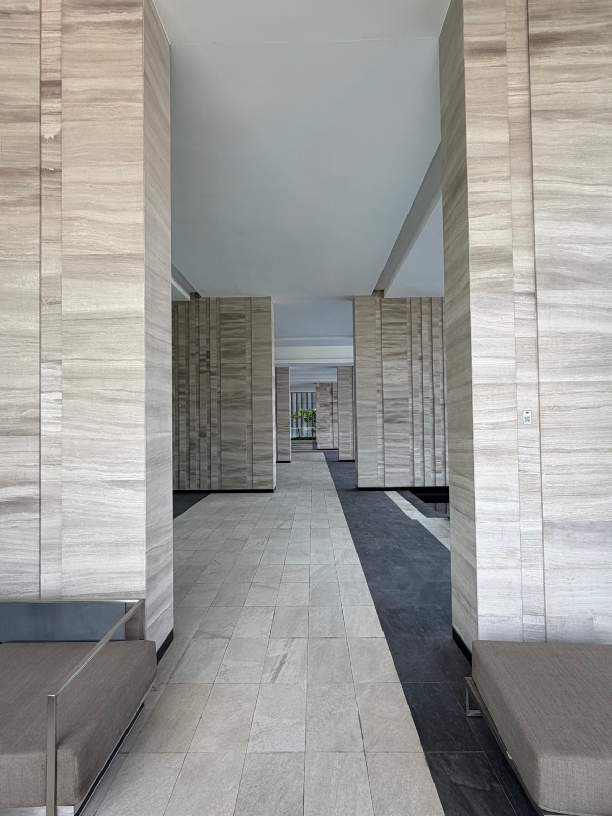 For RentCondoNana, North Nana,Sukhumvit13, Soi Nana : Q1 Sukhumvit, luxury condo, 3 bedrooms, 147.5 sq m, next to BTS Nana, new room.