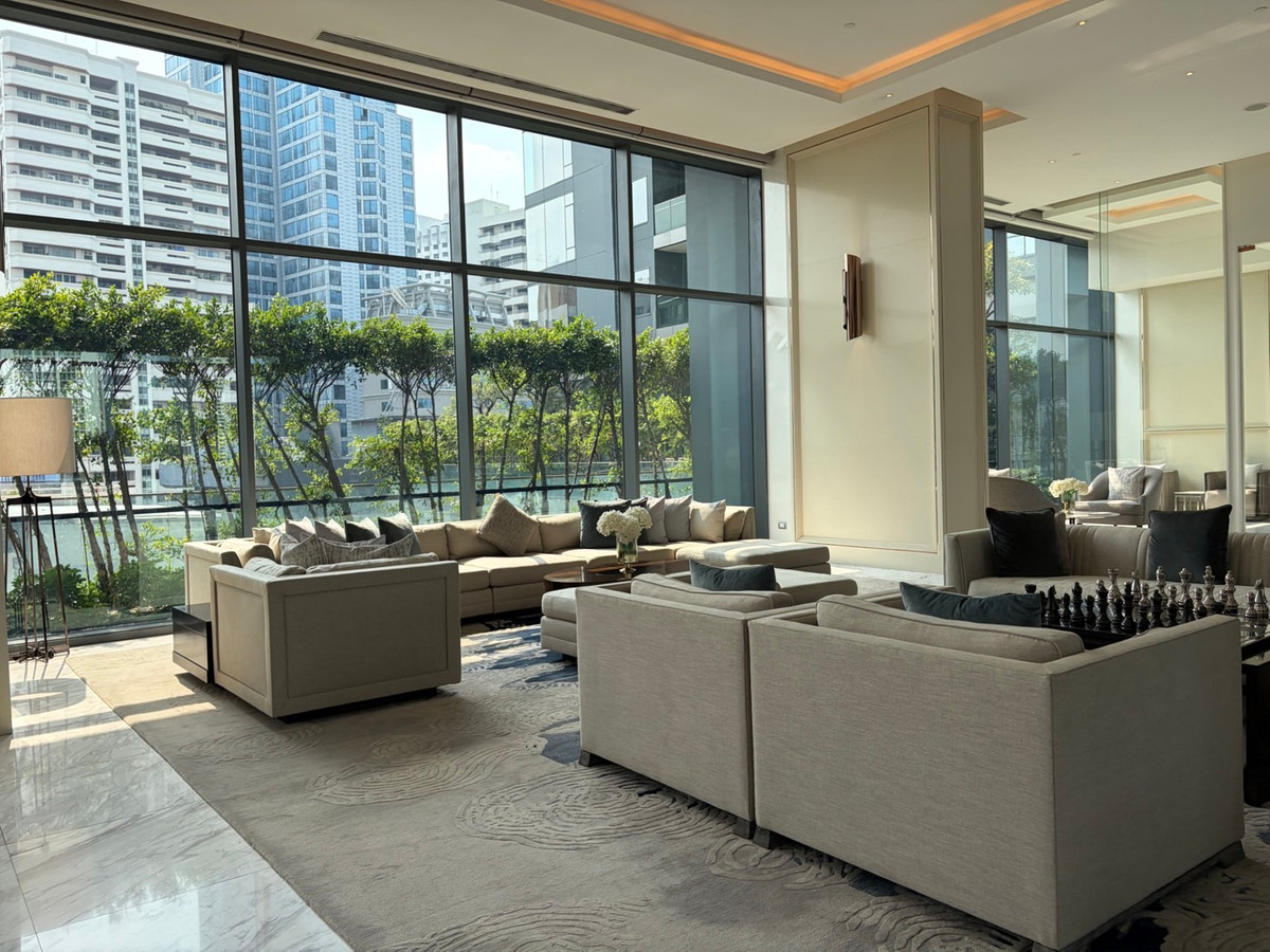 For RentCondoNana, North Nana,Sukhumvit13, Soi Nana : Q1 Sukhumvit, luxury condo, 3 bedrooms, 147.5 sq m, next to BTS Nana, new room.