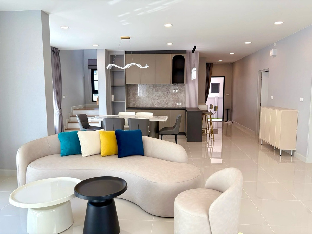 ให้เช่าบ้านบางนา แบริ่ง ลาซาล : 🌟ให้เช่าบ้านเดี่ยว เซนโทร บางนา บ้านเดี่ยว 2 ชั้น 4 ห้องนอน| 5 ห้องน้ำ ตกแต่งสวย พร้อมอยู่อาศัย💥ค่าเช่า 150,000 บาท|เดือน