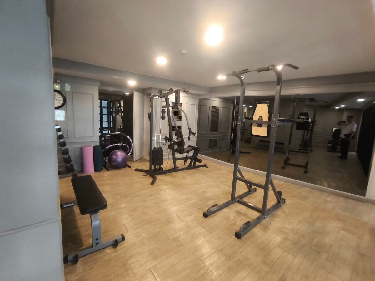 For SaleCondoLadprao, Central Ladprao : Chapter One Ladprao Soi 1 condo, good transport, near shopping center