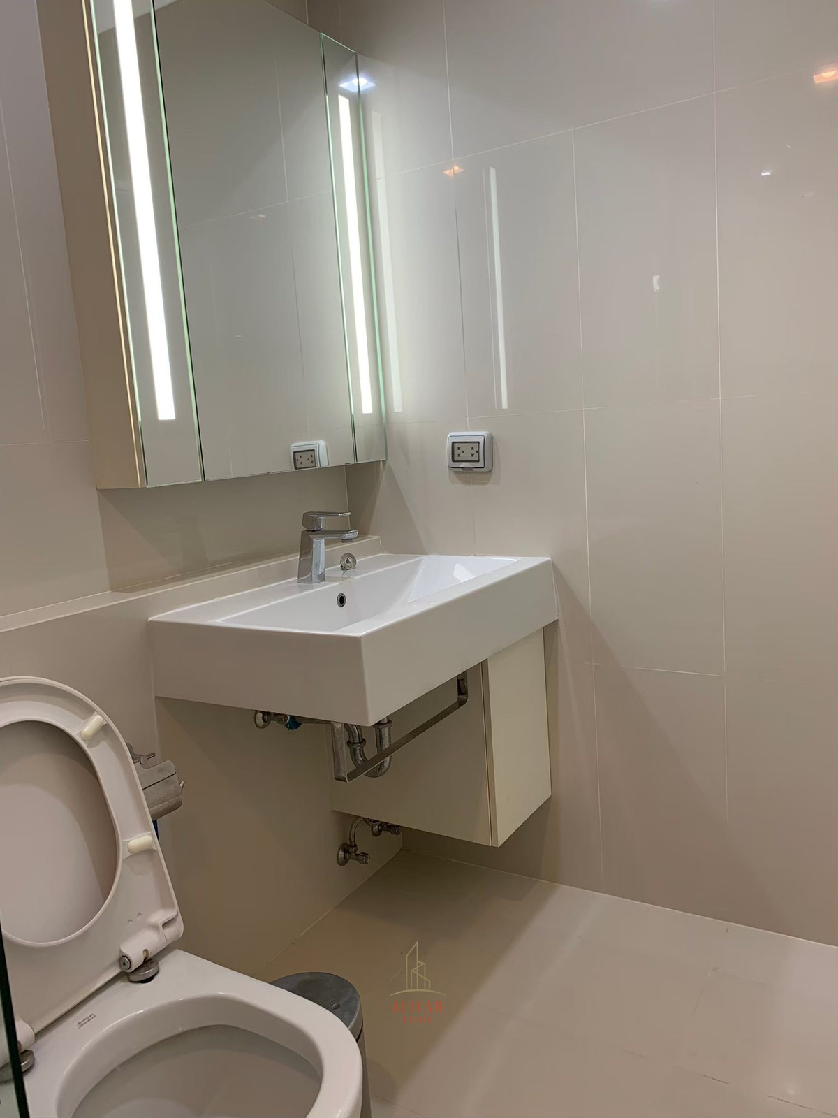 For RentCondoOnnut, Udomsuk : RC011526 Condo for rent at Q.HOUSE Sukhumvit 79 near BTS On Nut, only 250 meters.