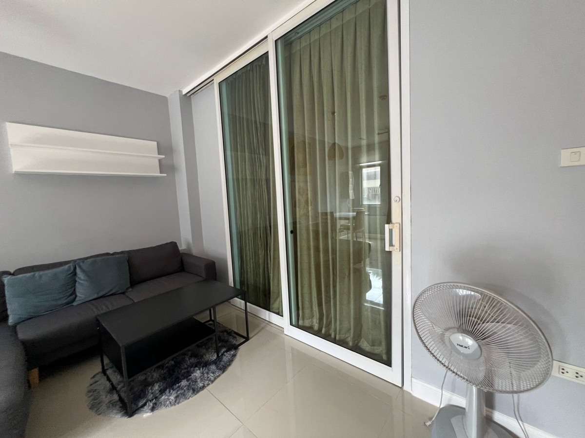 ให้เช่าคอนโดรัชดา ห้วยขวาง : 🏢 "กลางกรุง รีสอร์ท" คอนโดใจกลางเมืองที่ร่มรื่นที่สุด!(1นอน1น้ำ รับแขก)
ใกล้ ม.หอการค้า รับนักศึกษา 
✅ ห้องสะอาด แบ่งสัดส่วนดี น่าอยู่มาก
✅ ใกล้ MRT ห้วยขวาง / The Street / ตลาดห้วยขวาง