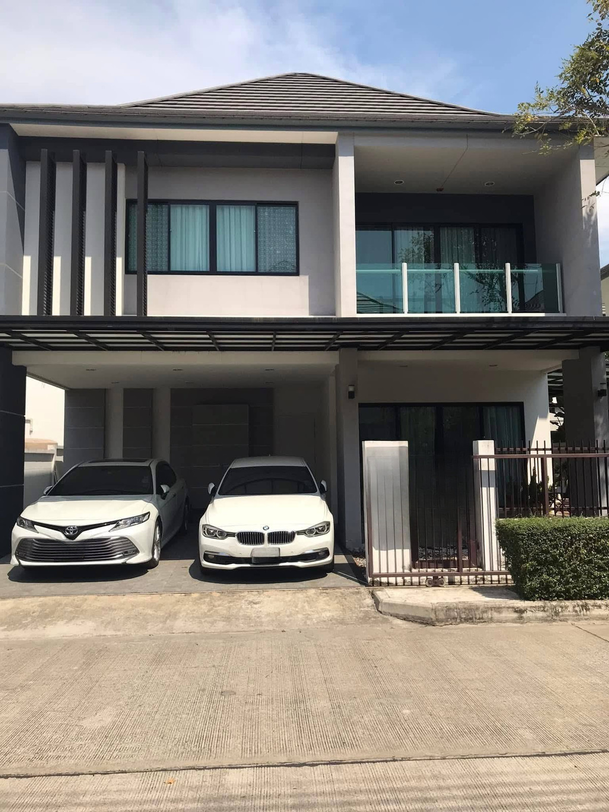 For SaleHouseBangna, Bearing, Lasalle : (Code HR335) House for sale, Blue lagoon 2 bangna - wongwaen project, Blue Lagoon 2 Bangna - Wongwaen, near Suvarnabhumi Airport.