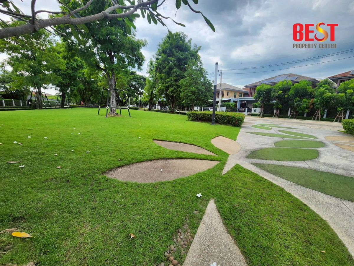 For SaleHousePathum Thani,Rangsit, Thammasat : Single House for Sale – Burasiri Rangsit–Pathum Thani Good condition | Convenient location | Selling at cost Lightly lived in — owner selling due to relocation to another province   For viewing, please contact Khun Ning at 089-226-2428