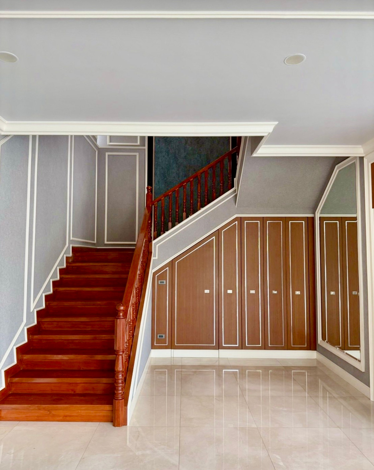 For RentVipawadee, Don Mueang, Lak Si : For Rent: Luxury Private Pool Villa on 1-Rai Land | Sanwhee 5 Area | Spacious Family Home A rare custom-built luxury detached pool villa on a large 1-rai land plot, offering expansive living space