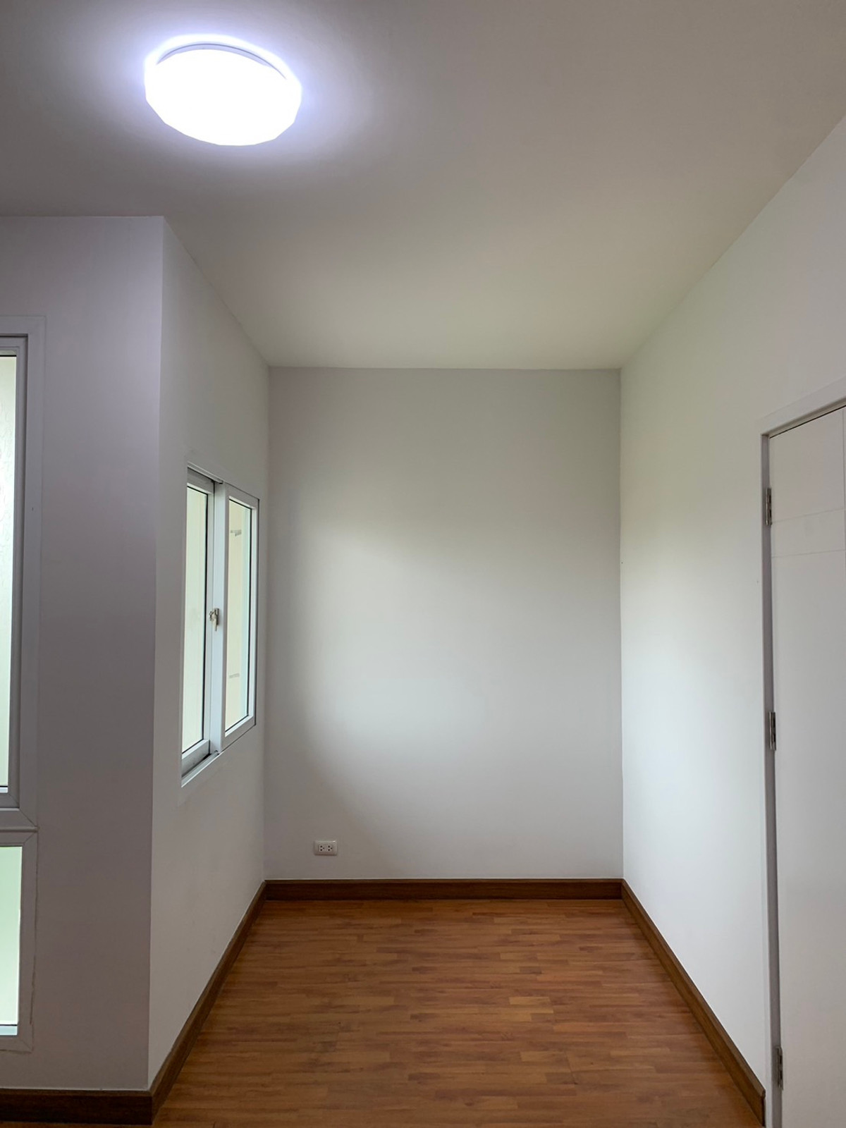 For RentTownhomeKaset Nawamin,Ladplakao : 3-story townhome for rent, The Trust Townhome Project, Kaset Nawamin - Nuanchan (HR330)