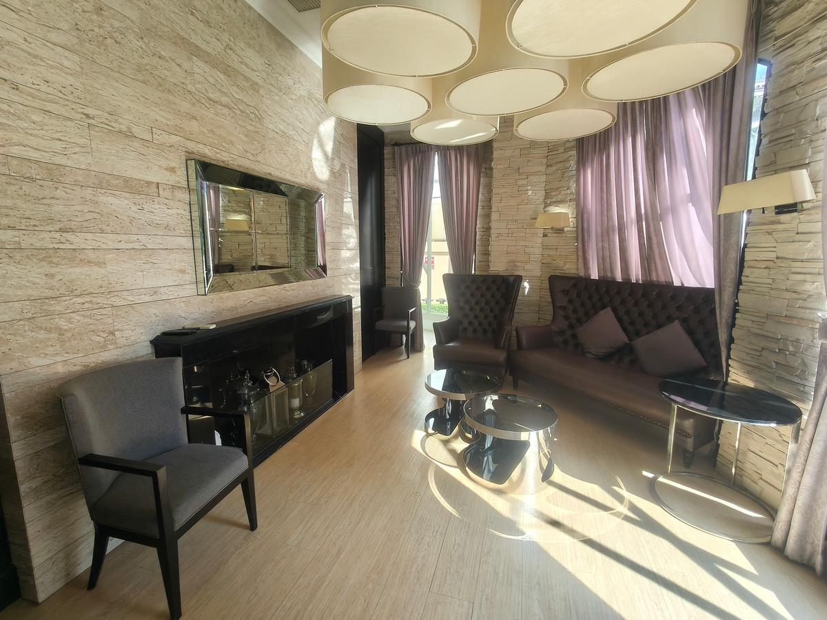 ให้เช่าคอนโดสุขุมวิท อโศก ทองหล่อ : ✨ 𝗘𝘅𝗰𝗹𝘂𝘀𝗶𝘃𝗲 𝗟𝗶𝘃𝗶𝗻𝗴 𝗮𝘁 𝗥𝗢𝗬𝗖𝗘 𝗣𝗿𝗶𝘃𝗮𝘁𝗲 𝗥𝗲𝘀𝗶𝗱𝗲𝗻𝗰𝗲𝘀 – 𝗦𝘂𝗸𝗵𝘂𝗺𝘃𝗶𝘁 𝟯𝟭