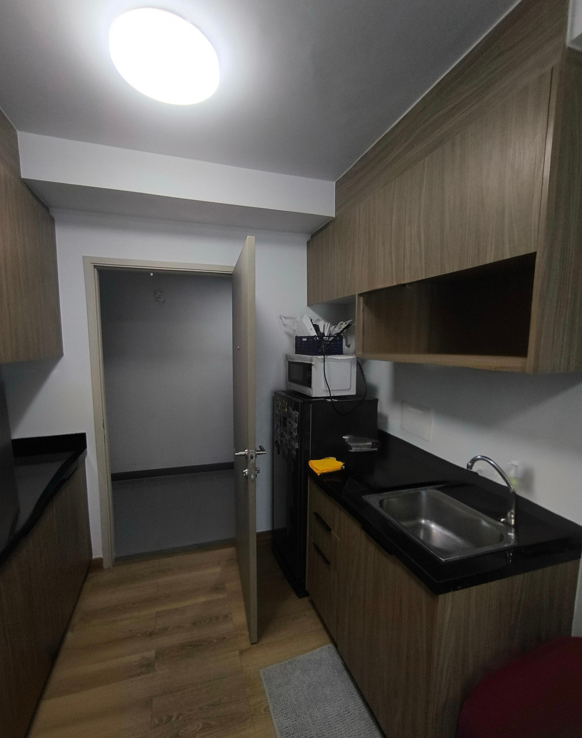 For SaleCondoLadprao, Central Ladprao : Chapter One Ladprao Soi 1 condo, good transport, near shopping center