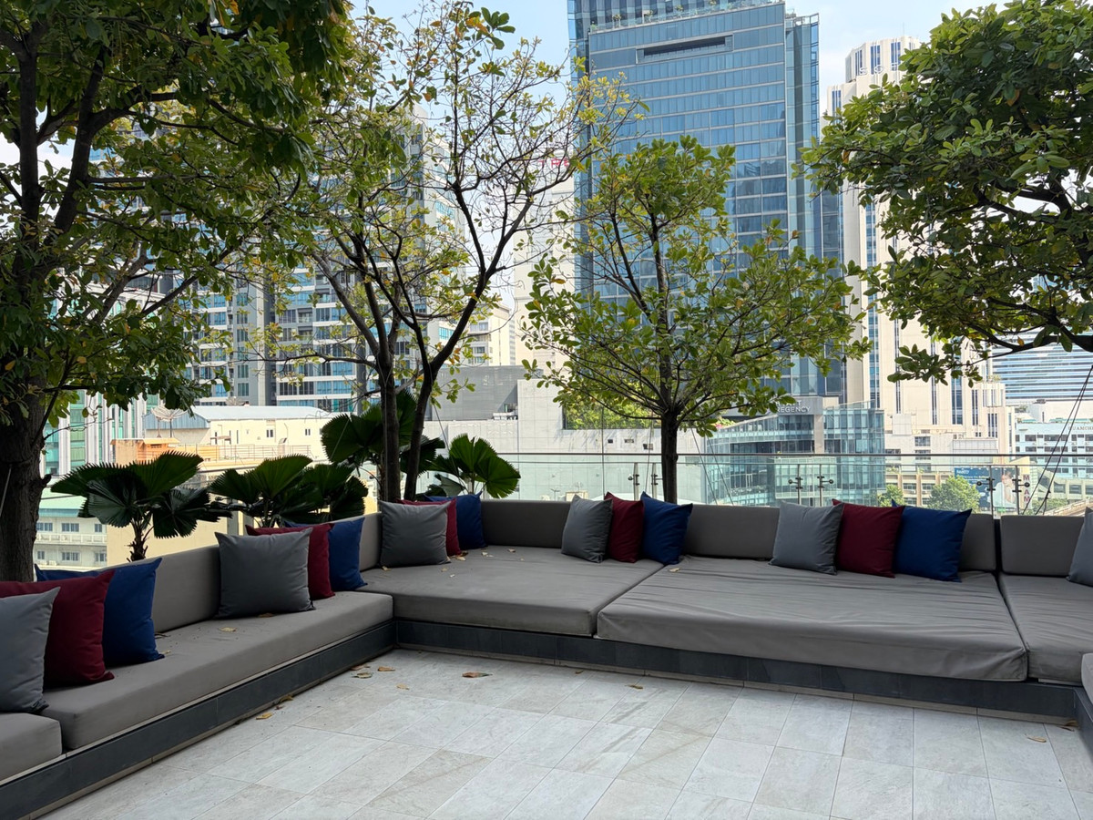 For RentCondoNana, North Nana,Sukhumvit13, Soi Nana : Q1 Sukhumvit, luxury condo, 3 bedrooms, 147.5 sq m, next to BTS Nana, new room.