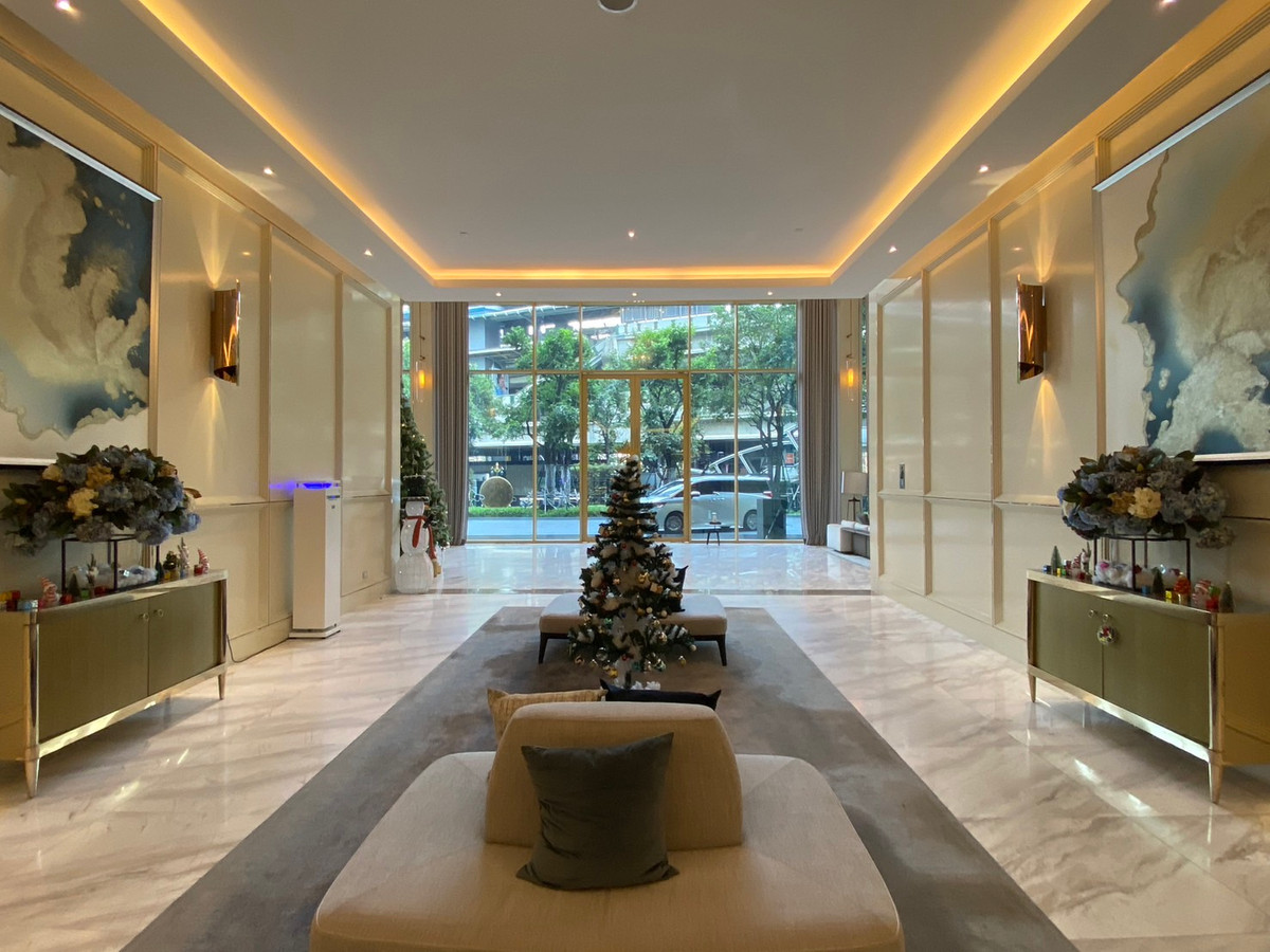 For RentCondoNana, North Nana,Sukhumvit13, Soi Nana : Q1 Sukhumvit, luxury condo, 3 bedrooms, 147.5 sq m, next to BTS Nana, new room.