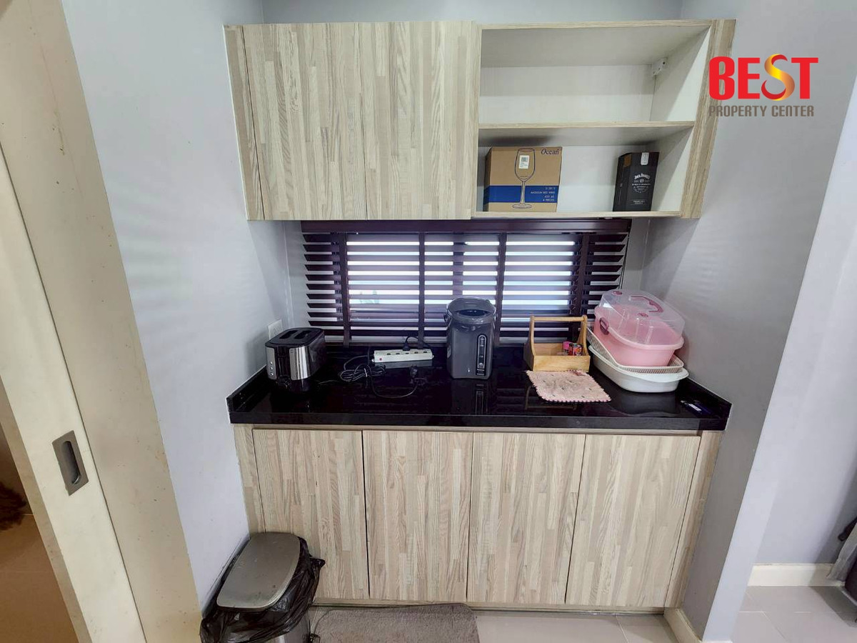 For SaleHousePathum Thani,Rangsit, Thammasat : Single House for Sale – Burasiri Rangsit–Pathum Thani Good condition | Convenient location | Selling at cost Lightly lived in — owner selling due to relocation to another province   For viewing, please contact Khun Ning at 089-226-2428