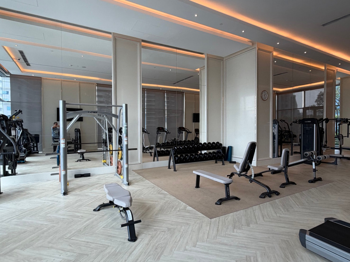 For RentCondoNana, North Nana,Sukhumvit13, Soi Nana : Q1 Sukhumvit, luxury condo, 3 bedrooms, 147.5 sq m, next to BTS Nana, new room.