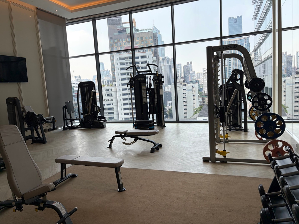 For RentCondoNana, North Nana,Sukhumvit13, Soi Nana : Q1 Sukhumvit, luxury condo, 3 bedrooms, 147.5 sq m, next to BTS Nana, new room.