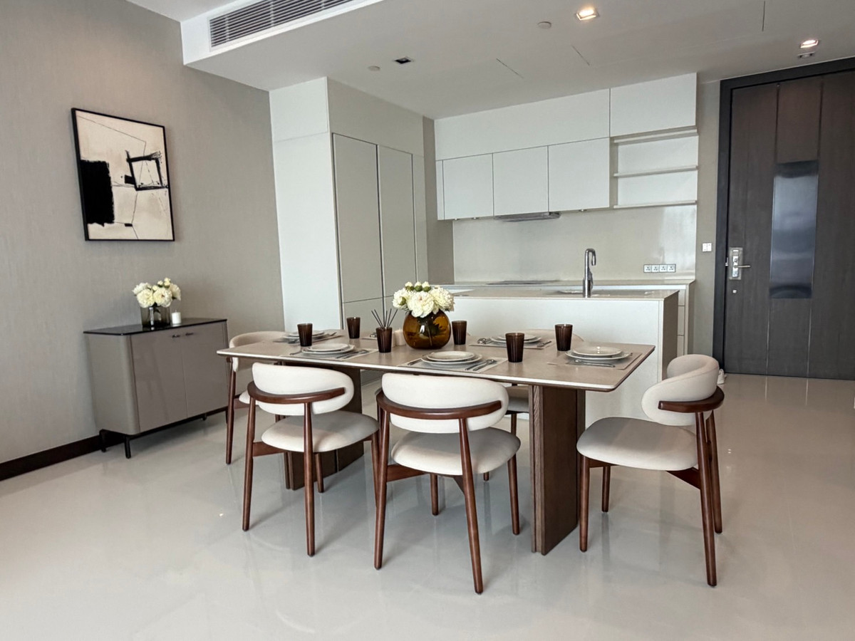 For RentCondoNana, North Nana,Sukhumvit13, Soi Nana : Q1 Sukhumvit, luxury condo, 3 bedrooms, 147.5 sq m, next to BTS Nana, new room.