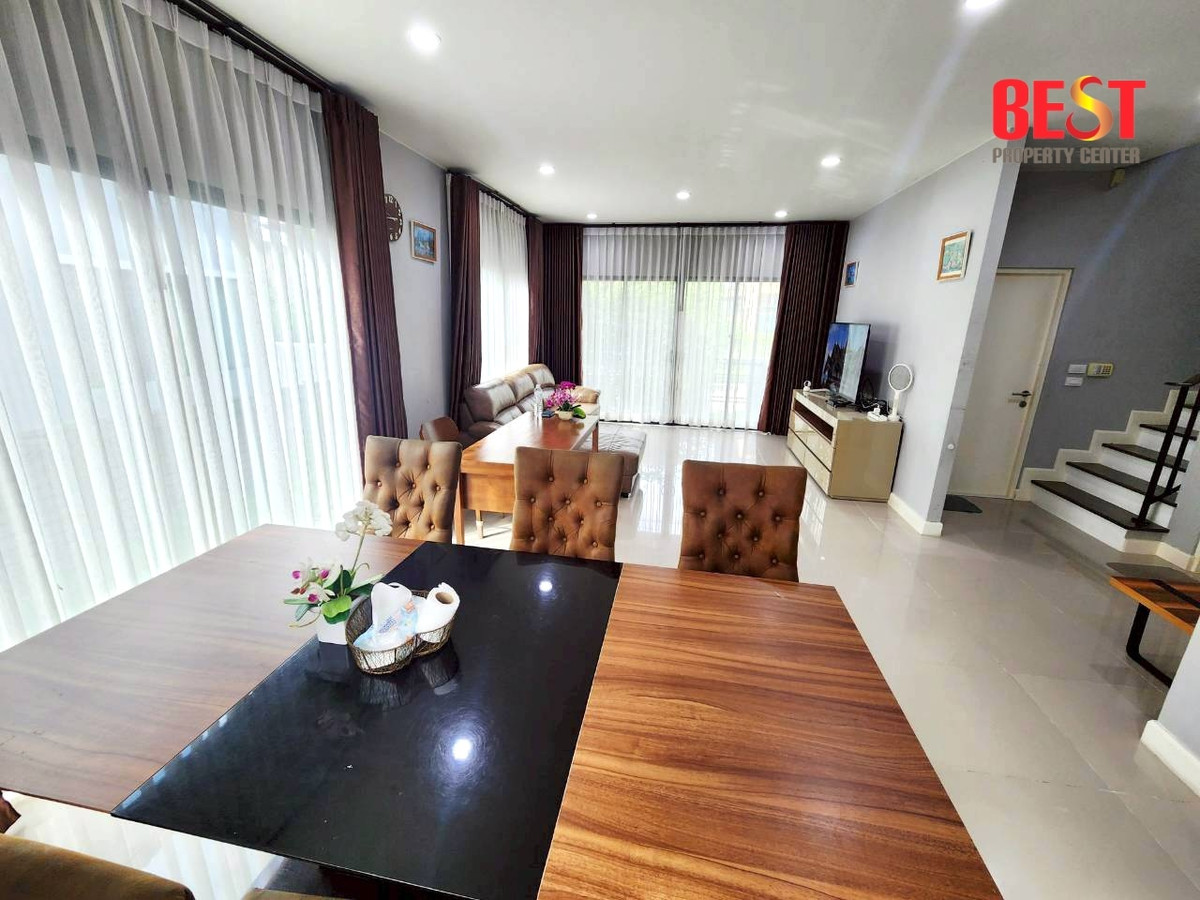 For SaleHousePathum Thani,Rangsit, Thammasat : Single House for Sale – Burasiri Rangsit–Pathum Thani Good condition | Convenient location | Selling at cost Lightly lived in — owner selling due to relocation to another province   For viewing, please contact Khun Ning at 089-226-2428